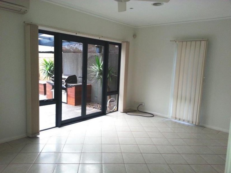 2 GALA SUPREME, Mordialloc VIC 3195