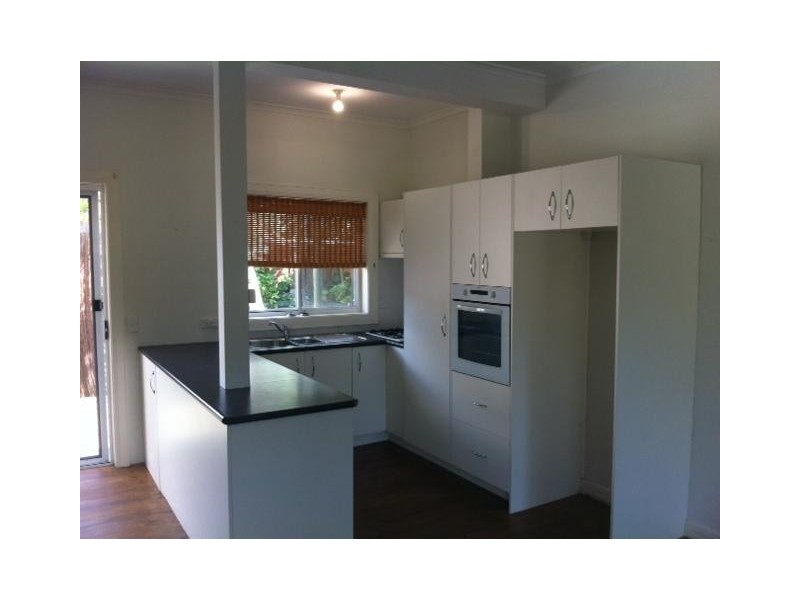 4 WAKOOL AVENUE, Mentone VIC 3194