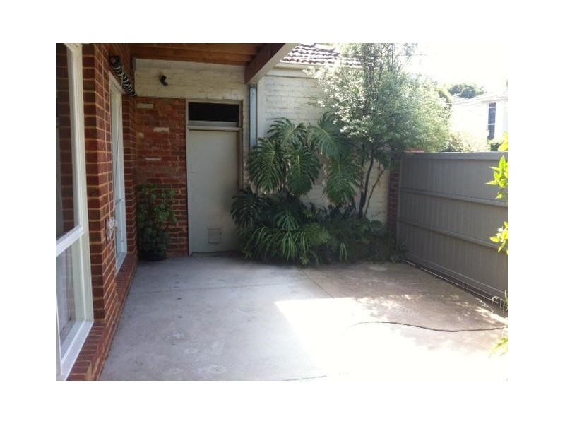 4 WAKOOL AVENUE, Mentone VIC 3194