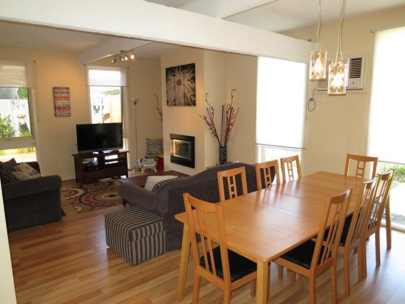 50 LARNOOK CRESCENT, Aspendale VIC 3195