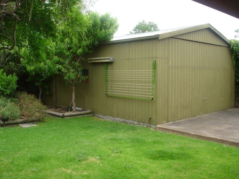 17 LUCKINS ROAD, Bentleigh VIC 3204