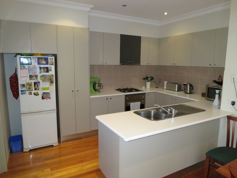 2/31 LAWBOROUGH AVENUE, Parkdale VIC 3195