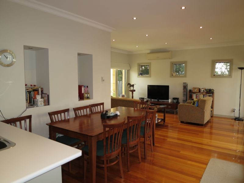 2/31 LAWBOROUGH AVENUE, Parkdale VIC 3195