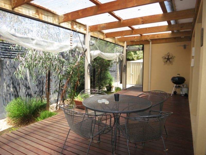 2/31 LAWBOROUGH AVENUE, Parkdale VIC 3195