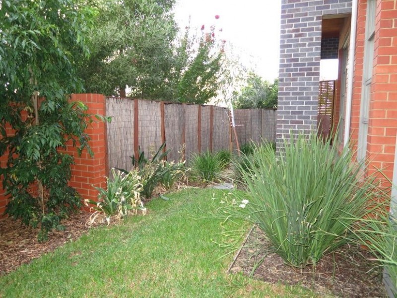 1/9-11 MANIKATO AVENUE, Mordialloc VIC 3195