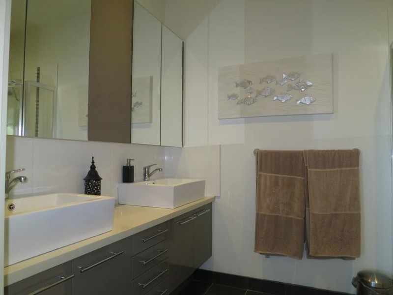 1/9-11 MANIKATO AVENUE, Mordialloc VIC 3195