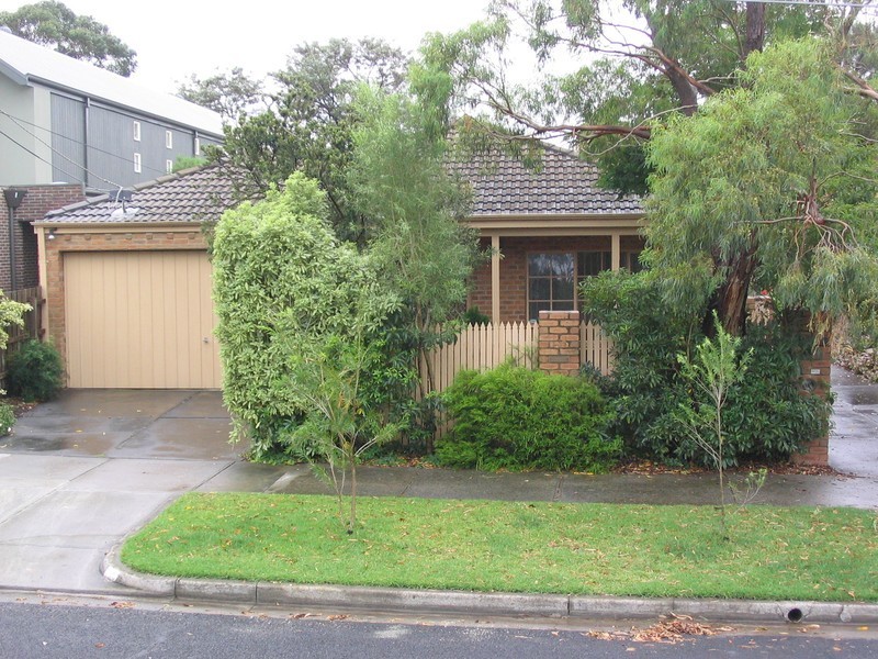 1/17 WAKOOL AVENUE, Mentone VIC 3194