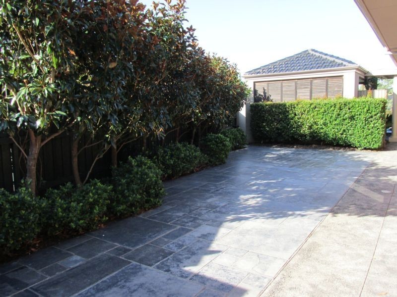 4 ISLAND POINT AVENUE, Waterways VIC 3195