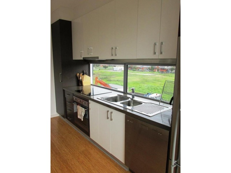 201/90 WHITE STREET, Mordialloc VIC 3195