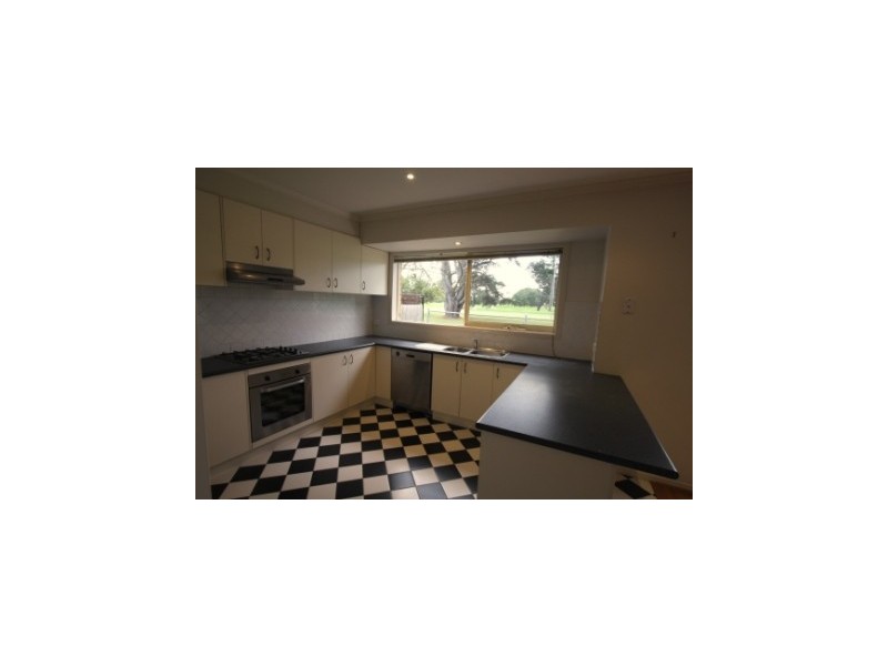 70 Montrose Avenue, Edithvale VIC 3196