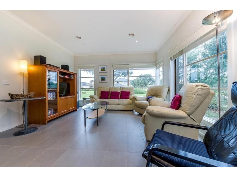 12 Timbertop Terrace, Keysborough VIC 3173