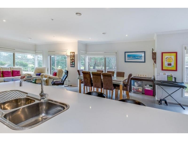 12 Timbertop Terrace, Keysborough VIC 3173