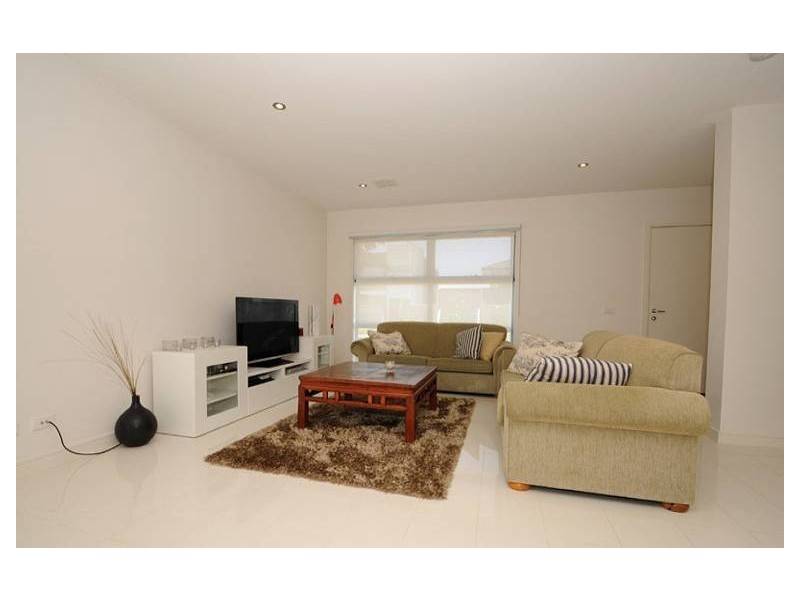 11 JUBILEE BOULEVADE, Waterways VIC 3195