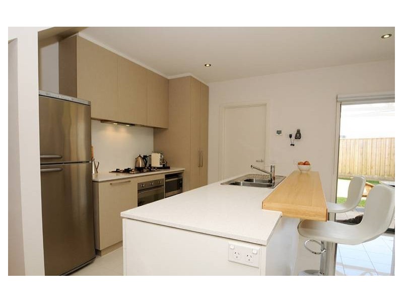 11 JUBILEE BOULEVADE, Waterways VIC 3195