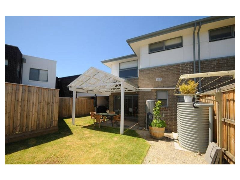 11 JUBILEE BOULEVADE, Waterways VIC 3195