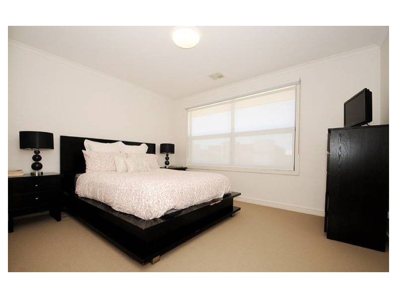 11 JUBILEE BOULEVADE, Waterways VIC 3195