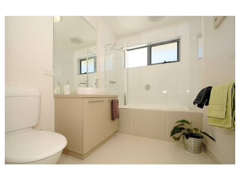 11 JUBILEE BOULEVADE, Waterways VIC 3195