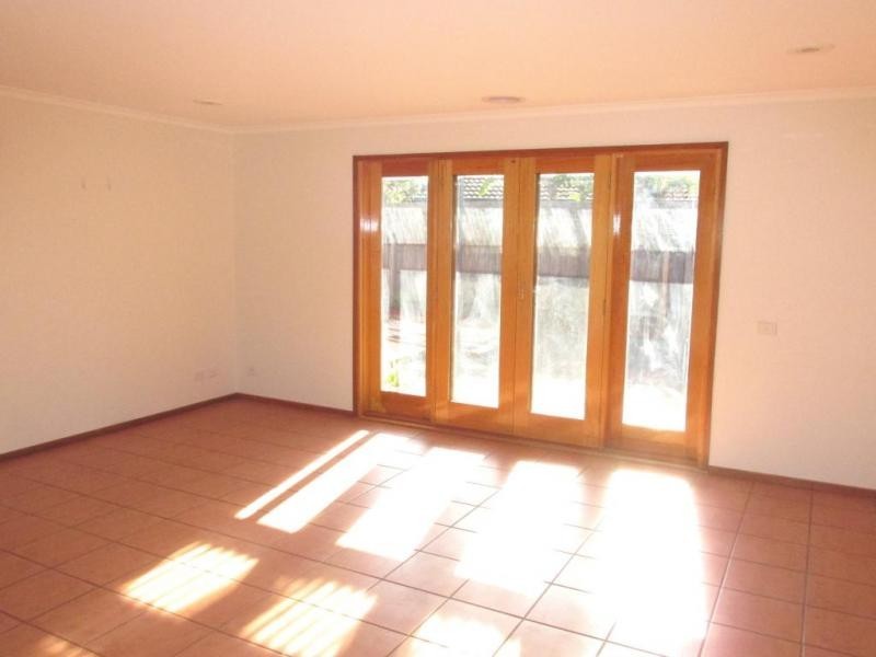 28 WATERDALE PLACE, Aspendale Gardens VIC 3195