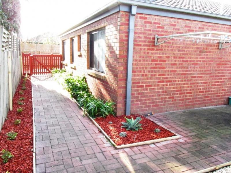 28 WATERDALE PLACE, Aspendale Gardens VIC 3195