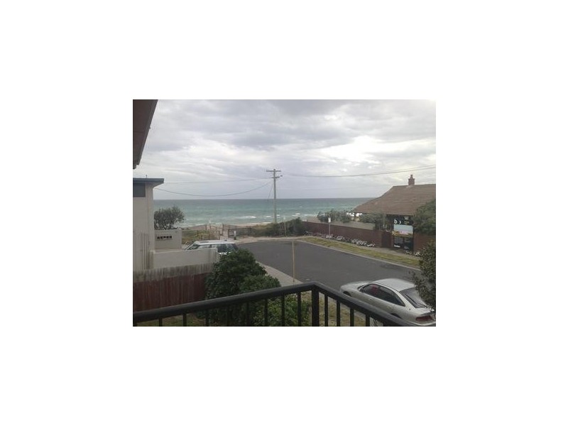 2/8 BANK ROAD, Edithvale VIC 3196