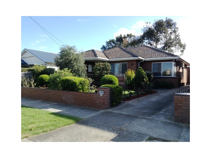 27 WARREN ROAD, Mordialloc VIC 3195