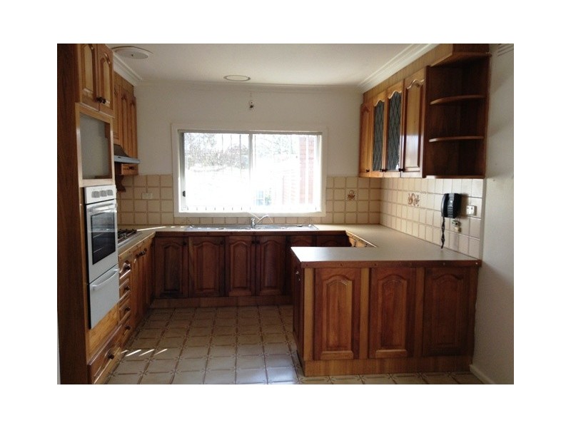 27 WARREN ROAD, Mordialloc VIC 3195