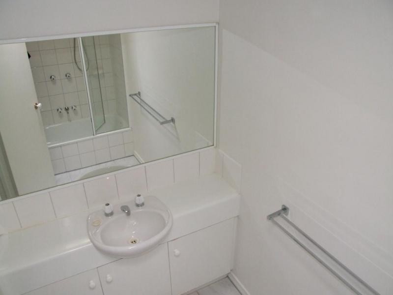 4/114 WARREN ROAD, Mordialloc VIC 3195