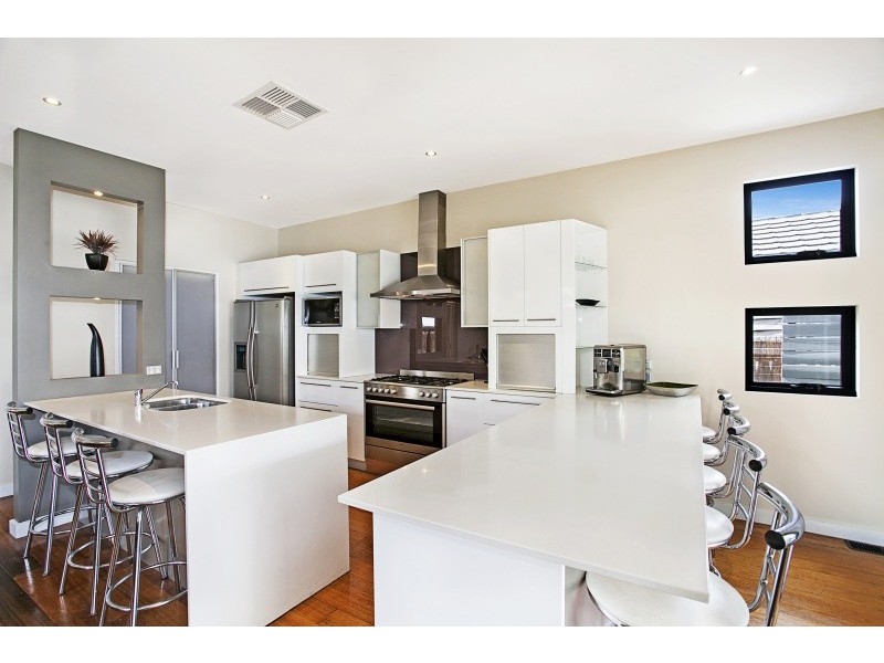 8 Fourth Avenue, Aspendale VIC 3195