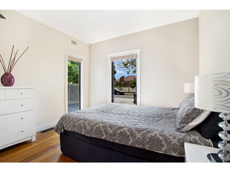 8 Fourth Avenue, Aspendale VIC 3195