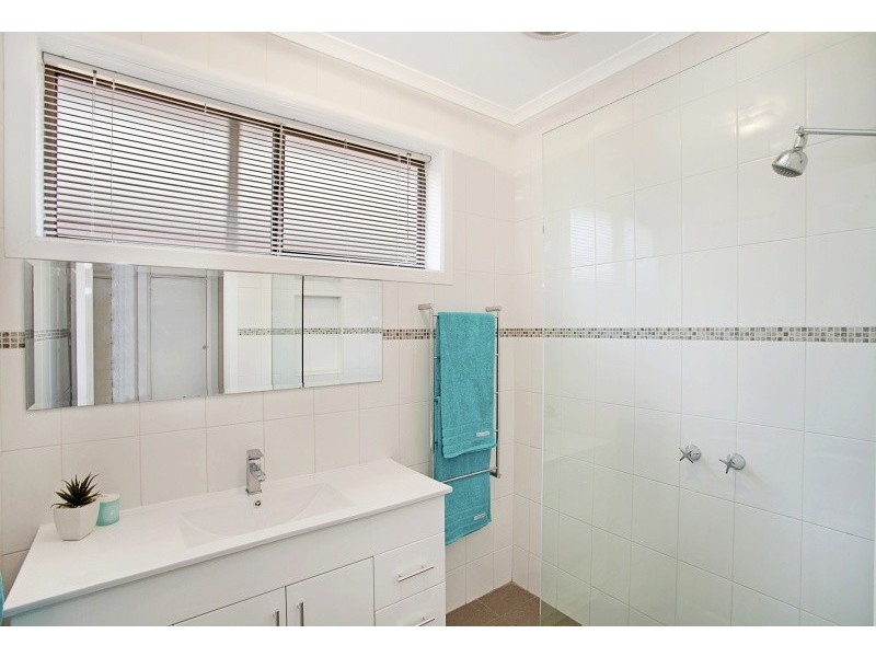 8 Fourth Avenue, Aspendale VIC 3195