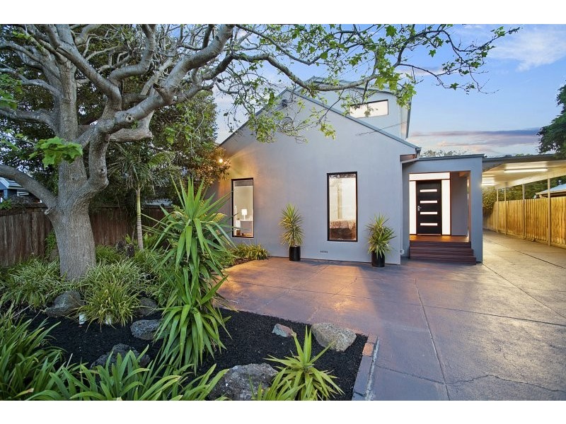 8 Fourth Avenue, Aspendale VIC 3195