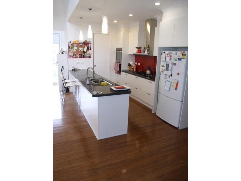 4 WESTBRIDGE COURT, Waterways VIC 3195