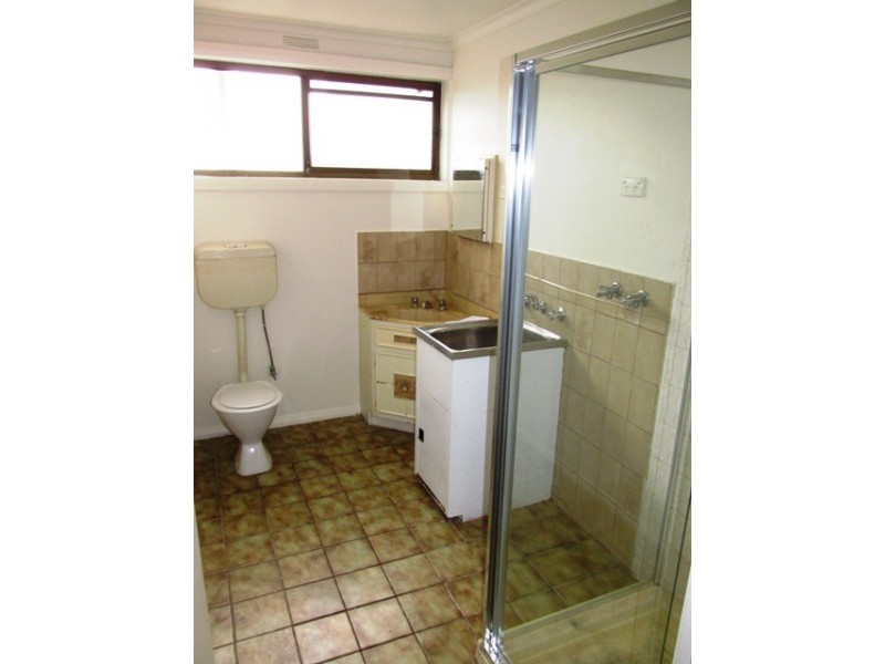 1/2 ASHMORE AVENUE, Mordialloc VIC 3195