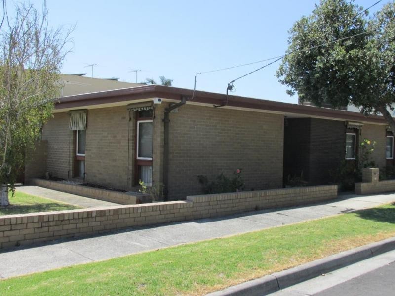 2 DALMOR STREET, Parkdale VIC 3195