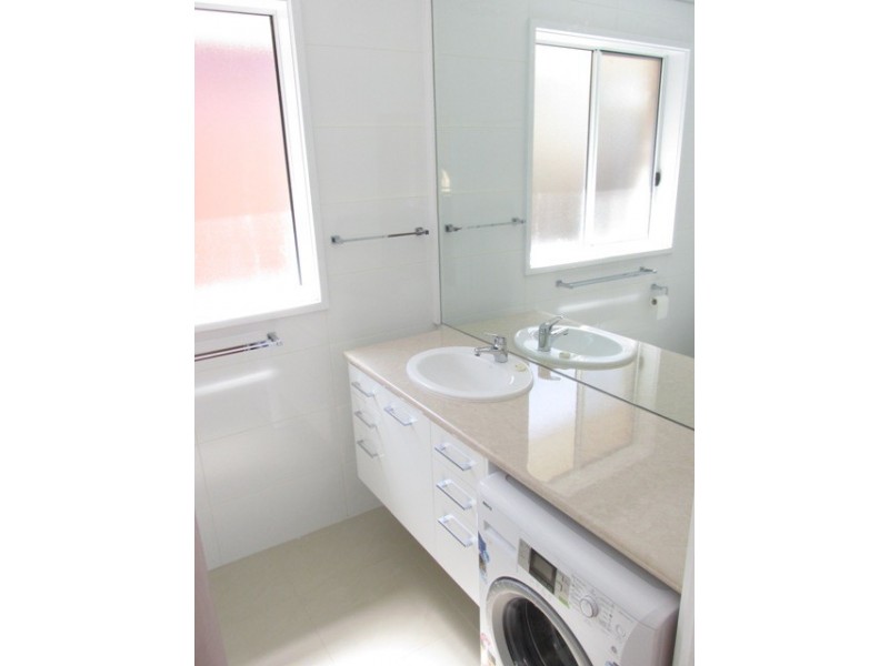 2/3 RENNISON STREET, Parkdale VIC 3195