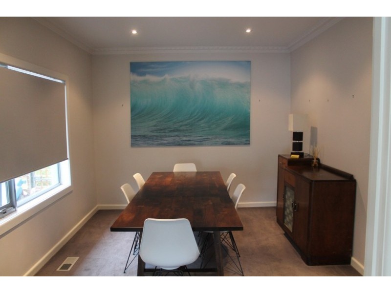 17 WEMBLEY AVENUE, Cheltenham VIC 3192