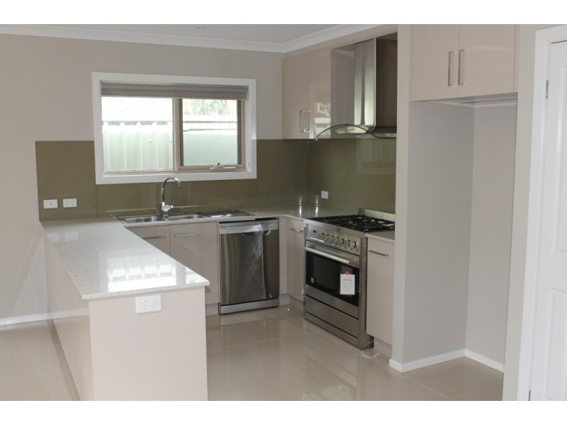 2/6 LORRAINE STREET, Cheltenham VIC 3192