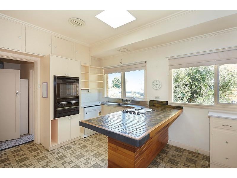 26 HERBERT STREET, Parkdale VIC 3195