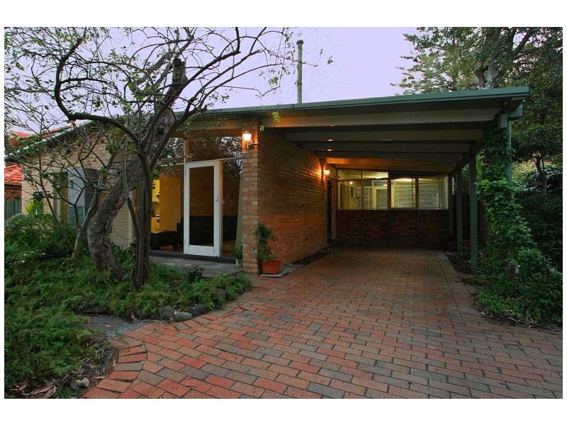 6 CLONMORE AVENUE, Beaumaris VIC 3193