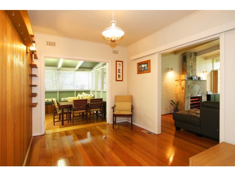 6 CLONMORE AVENUE, Beaumaris VIC 3193