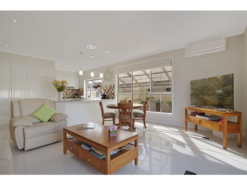 2/194 Beach Road, Mordialloc VIC 3195