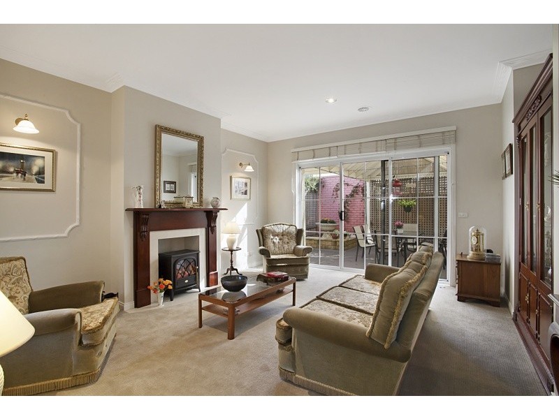 2/194 Beach Road, Mordialloc VIC 3195