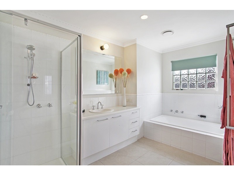 2/194 Beach Road, Mordialloc VIC 3195