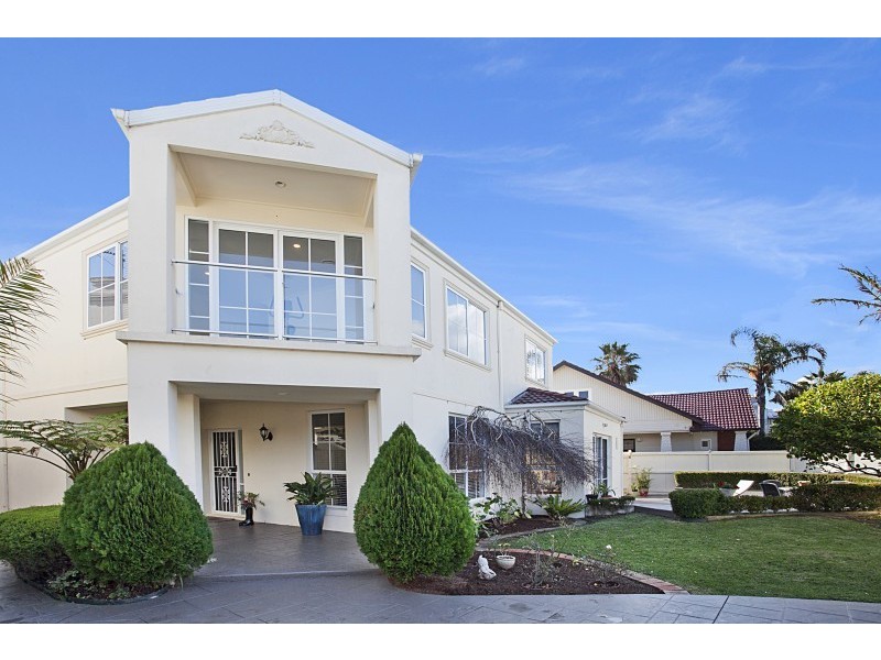 2/194 Beach Road, Mordialloc VIC 3195