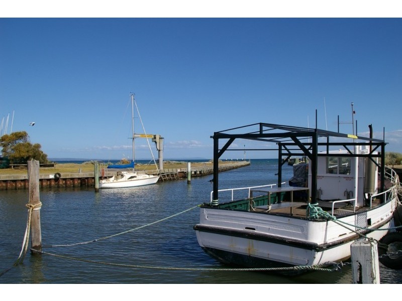 2/194 Beach Road, Mordialloc VIC 3195