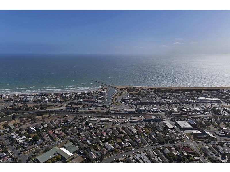 2/194 Beach Road, Mordialloc VIC 3195