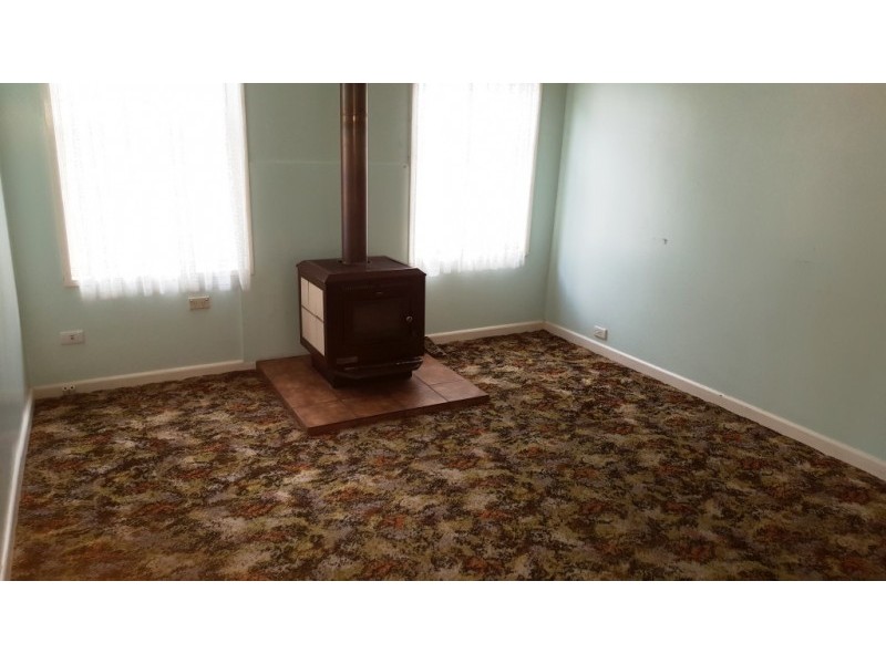 4 KEITH AVENUE, Edithvale VIC 3196