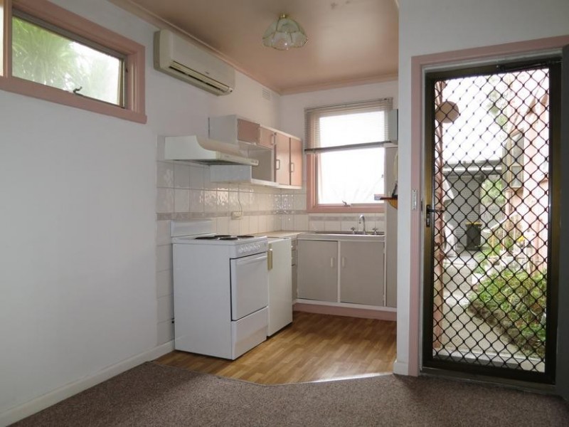 Rear/13 ERIC AVENUE, Mordialloc VIC 3195