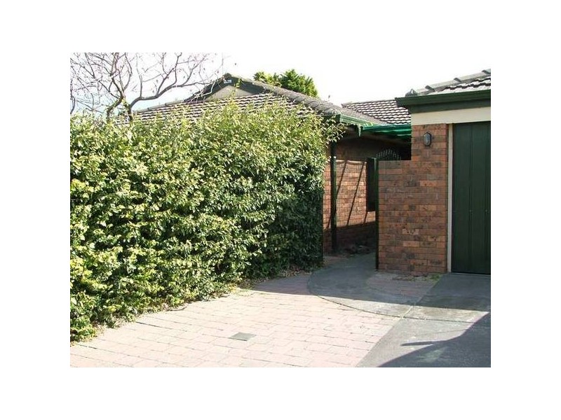 28 RIVETTE STREET, Mordialloc VIC 3195