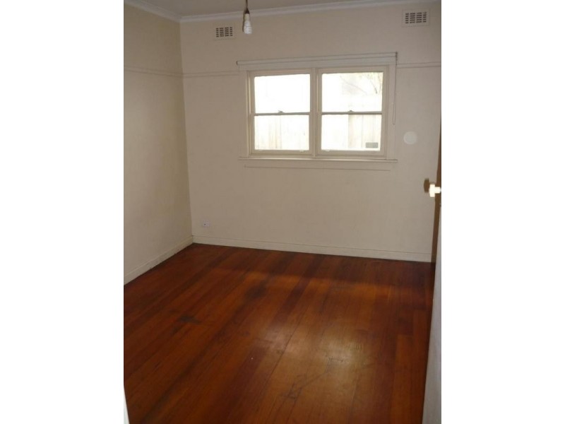 5 CENTREWAY, Mordialloc VIC 3195